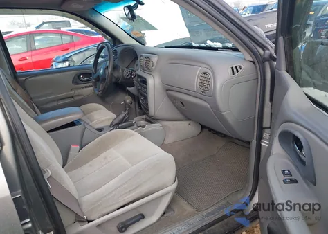 2005 Chevrolet Trailblazer Ls from USA, damaged, VIN 1GNDT13S952125805